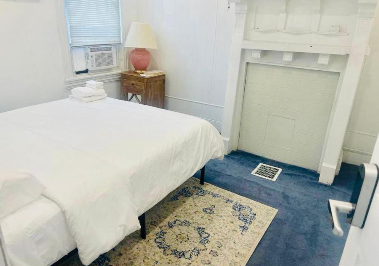Oui On Ludlow - Entire House And Private Rooms In University City Philadelphie Extérieur photo