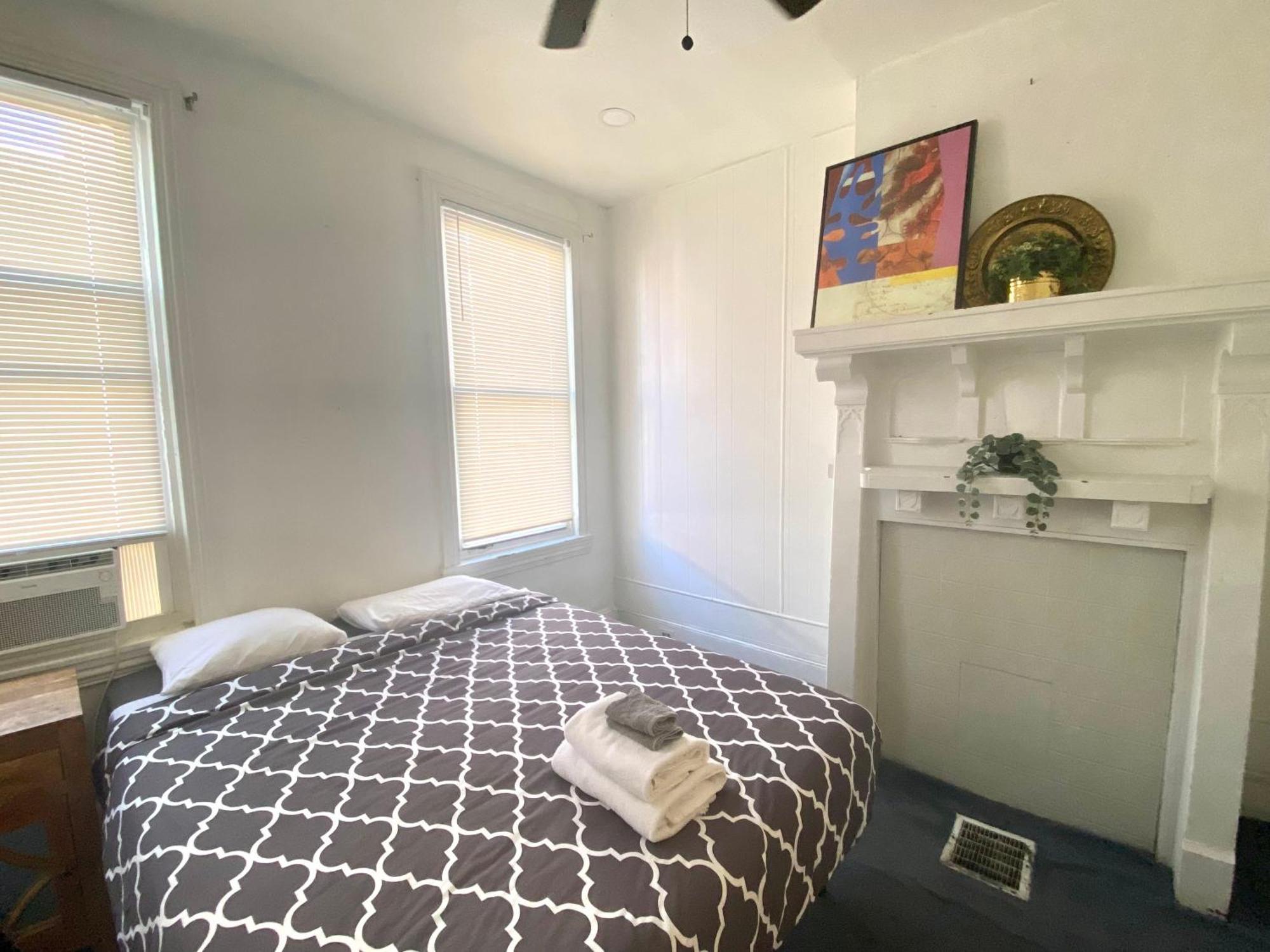 Oui On Ludlow - Entire House And Private Rooms In University City Philadelphie Extérieur photo